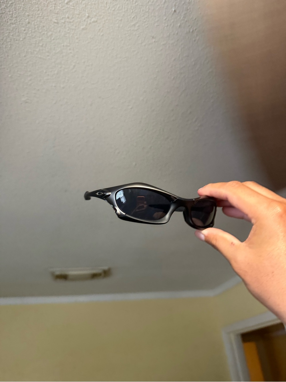 Black Sport Sunglasses for Men - Sleek Wraparound Design Oakley